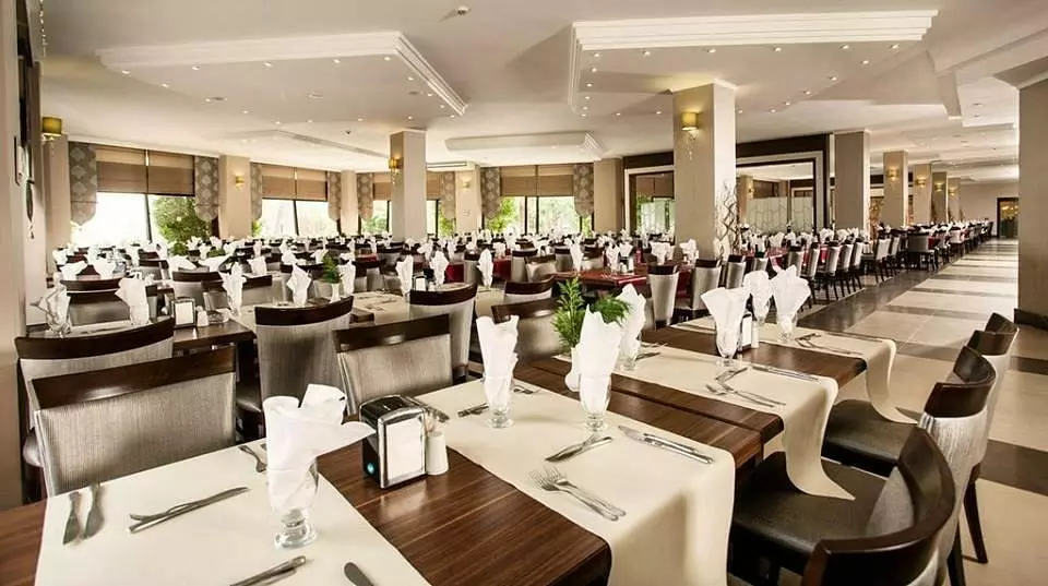 رستوران  هتل توسان بیچ ریزورت